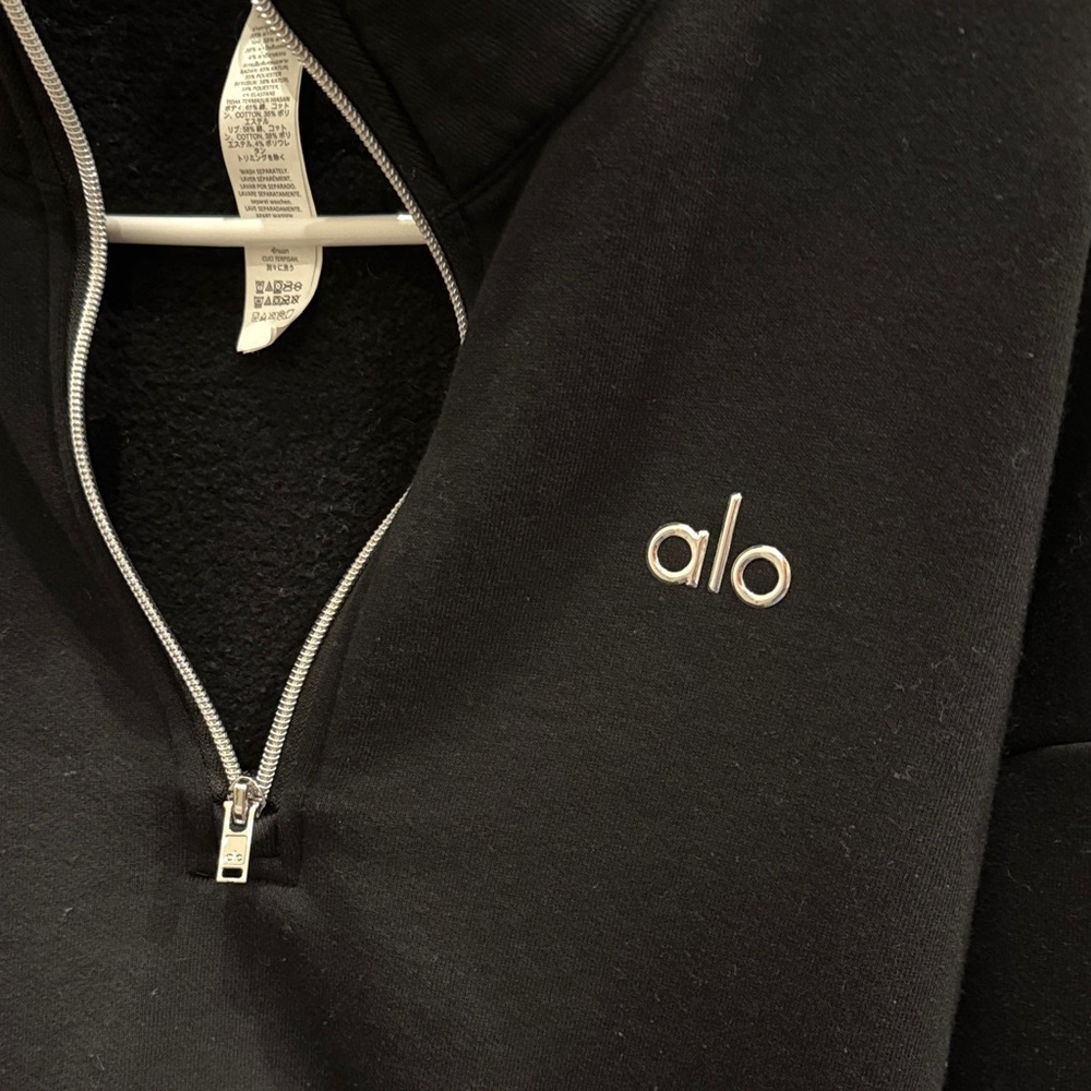 ALO Yoga Women's Black Half-Zip Sweatshirt - Picture 8 of 8